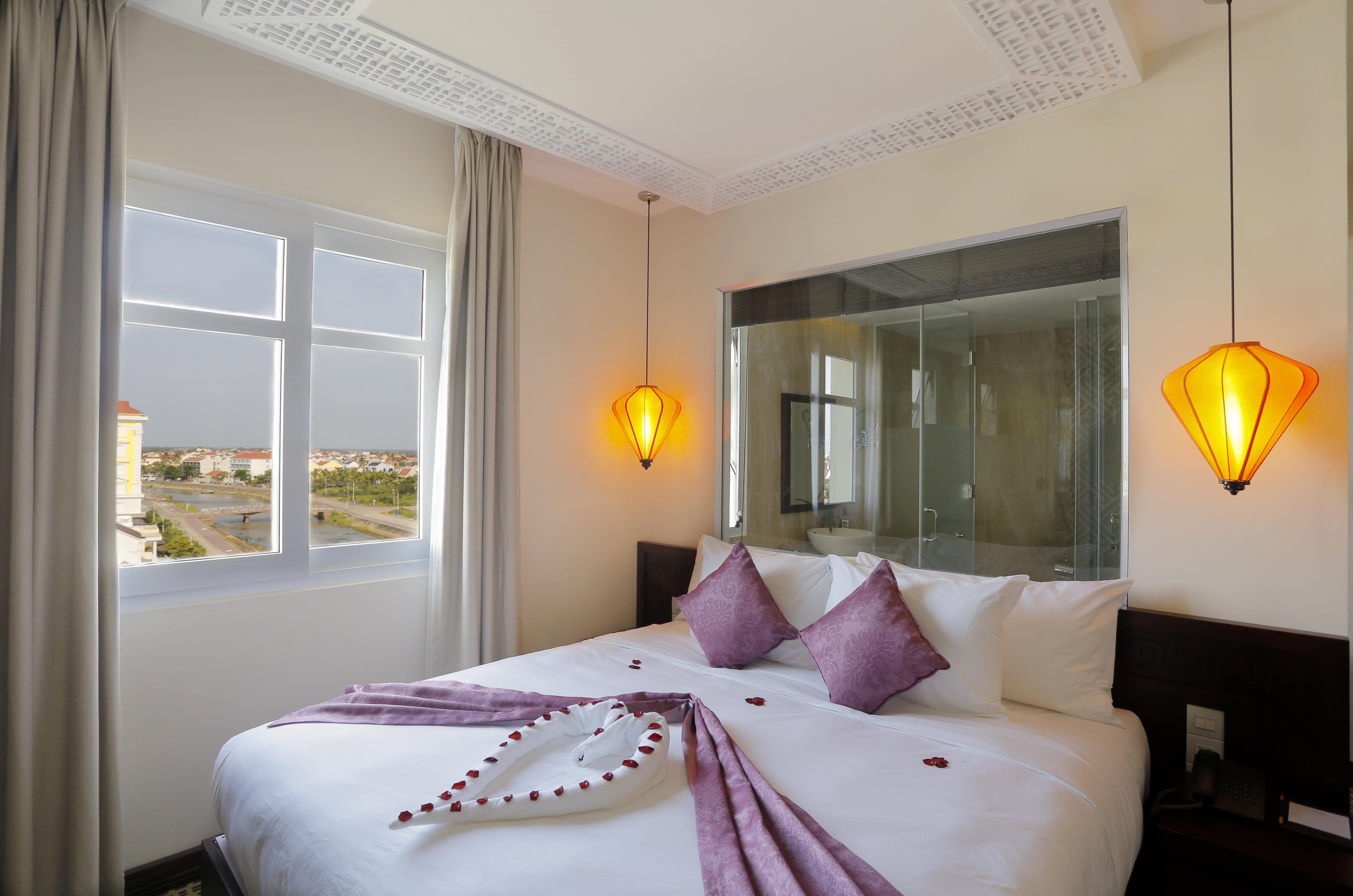 Royal Riverside Hoi An Hotel & Spa Екстер'єр фото