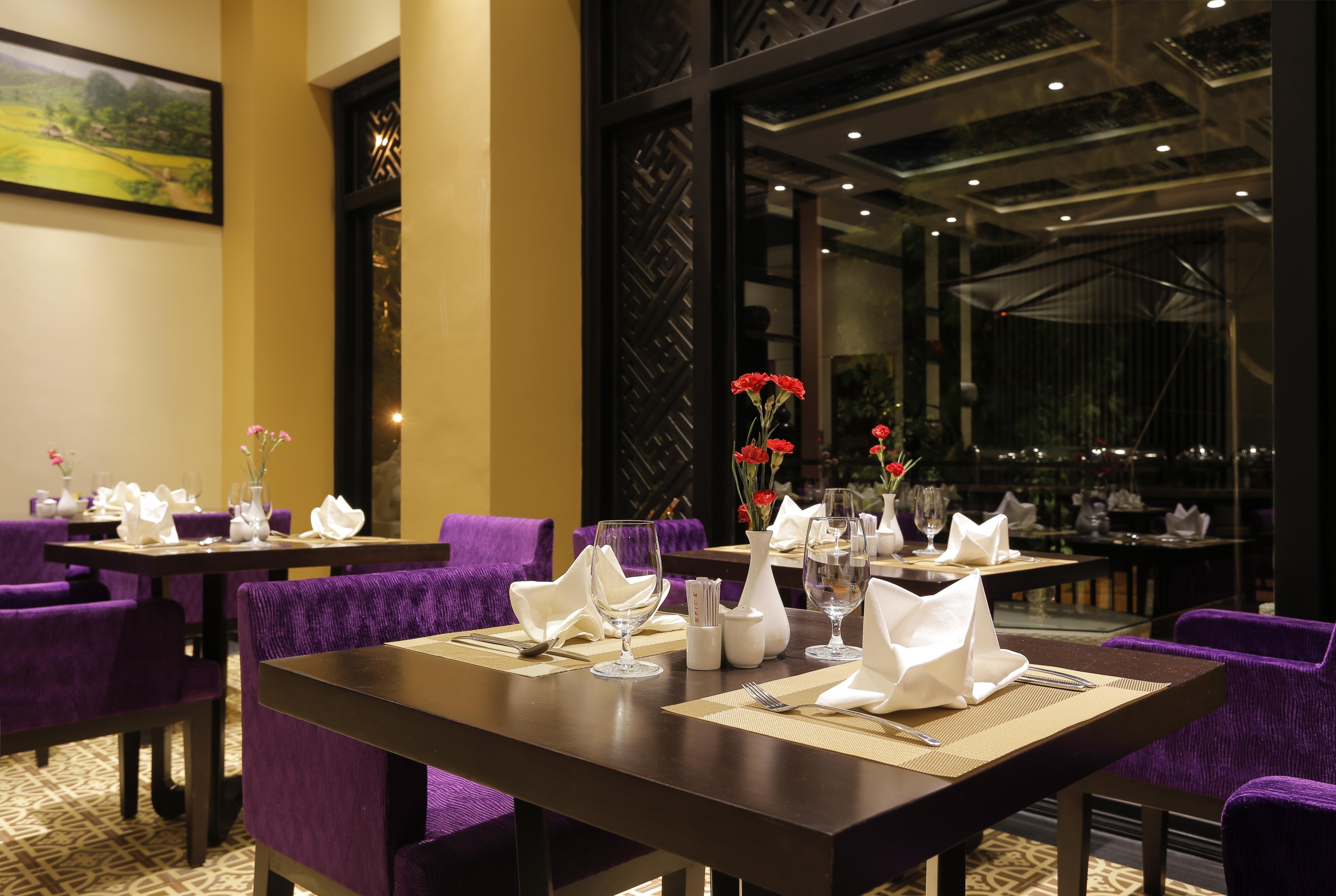 Royal Riverside Hoi An Hotel & Spa Екстер'єр фото