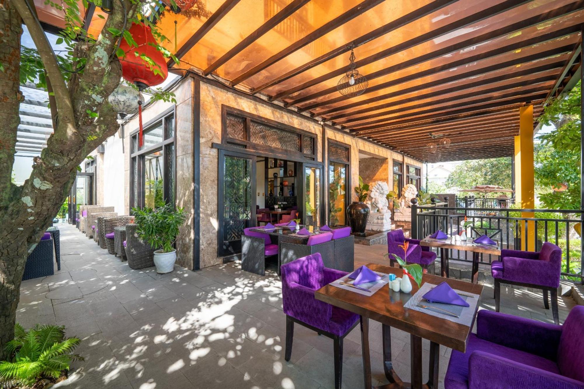 Royal Riverside Hoi An Hotel & Spa Екстер'єр фото