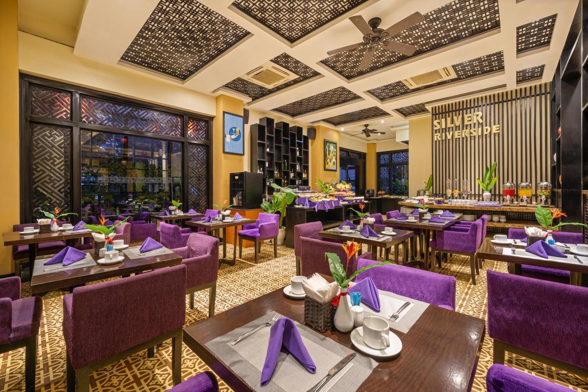 Royal Riverside Hoi An Hotel & Spa Екстер'єр фото