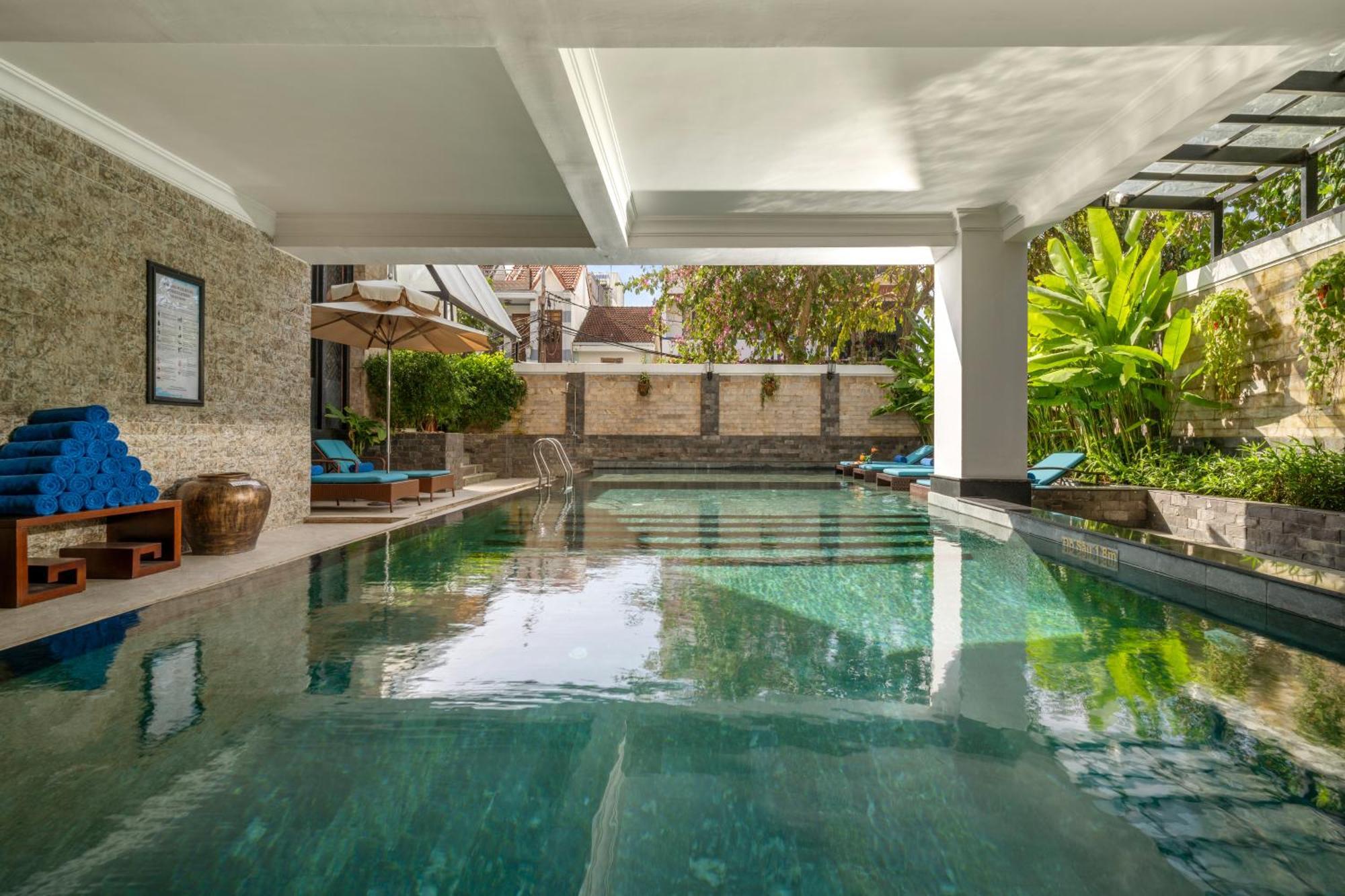 Royal Riverside Hoi An Hotel & Spa Екстер'єр фото