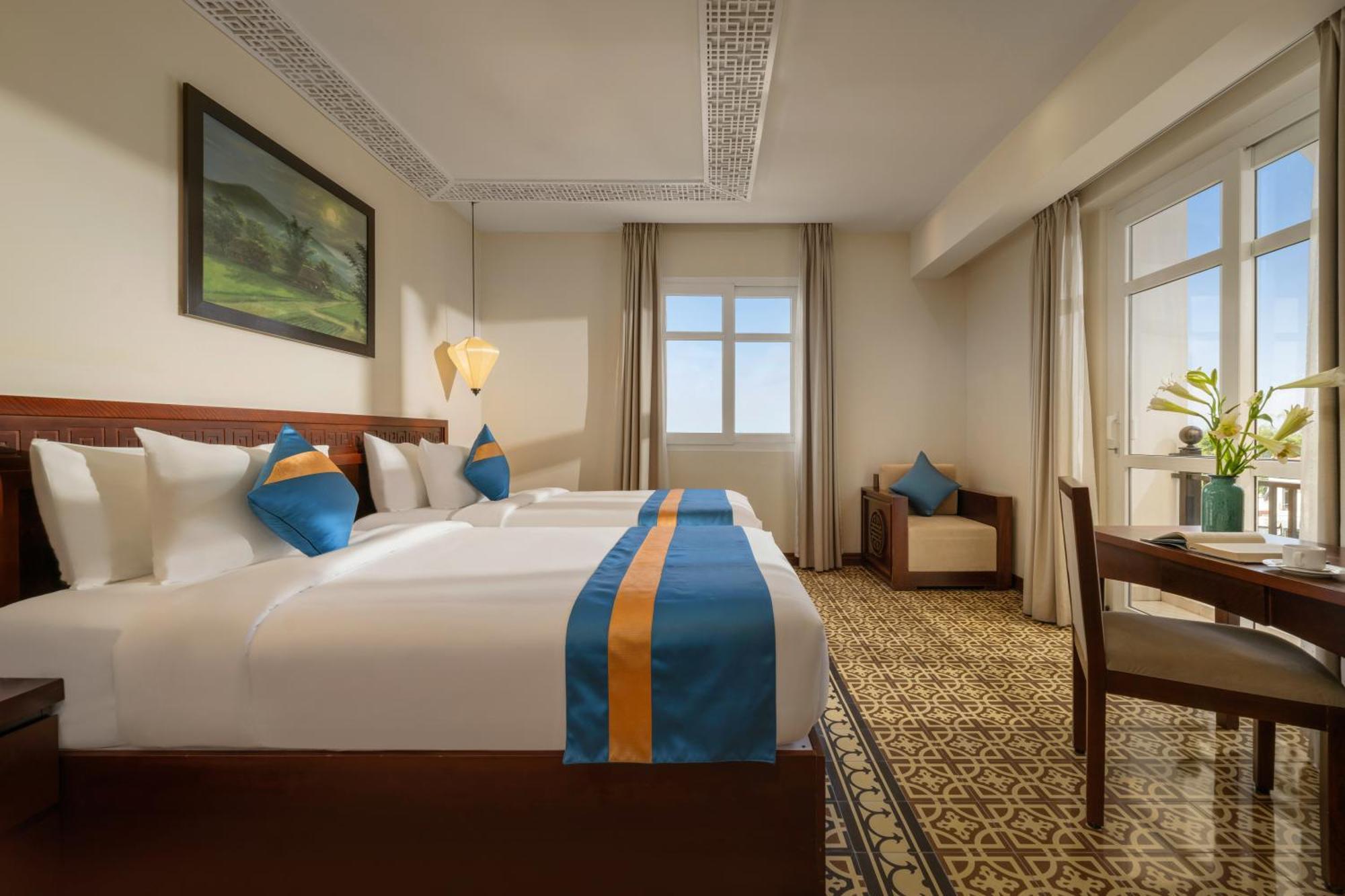 Royal Riverside Hoi An Hotel & Spa Екстер'єр фото