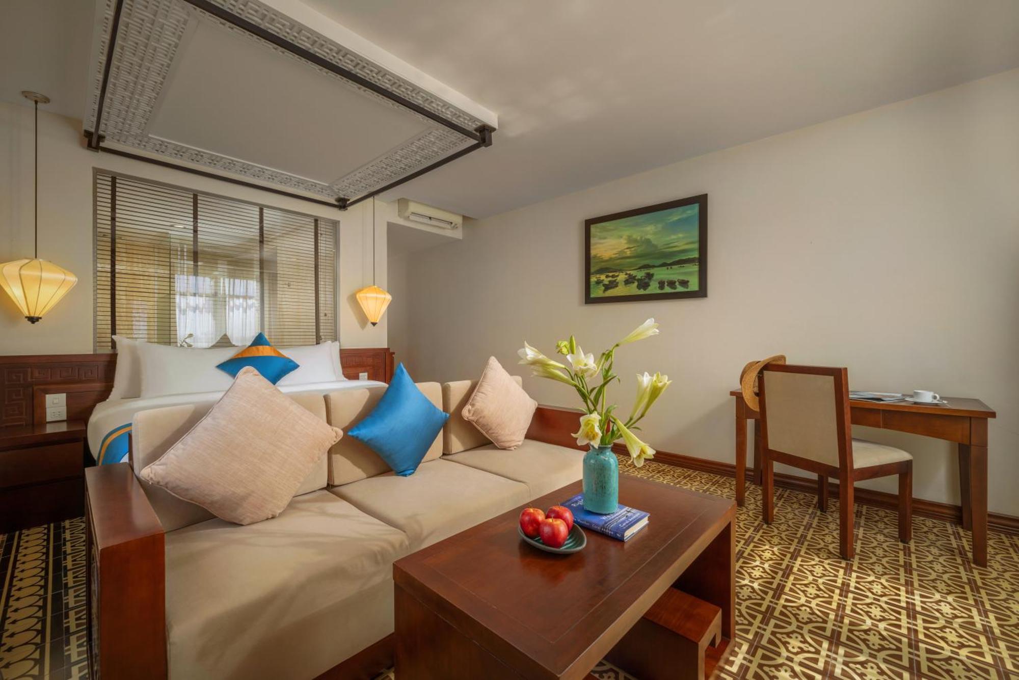 Royal Riverside Hoi An Hotel & Spa Екстер'єр фото