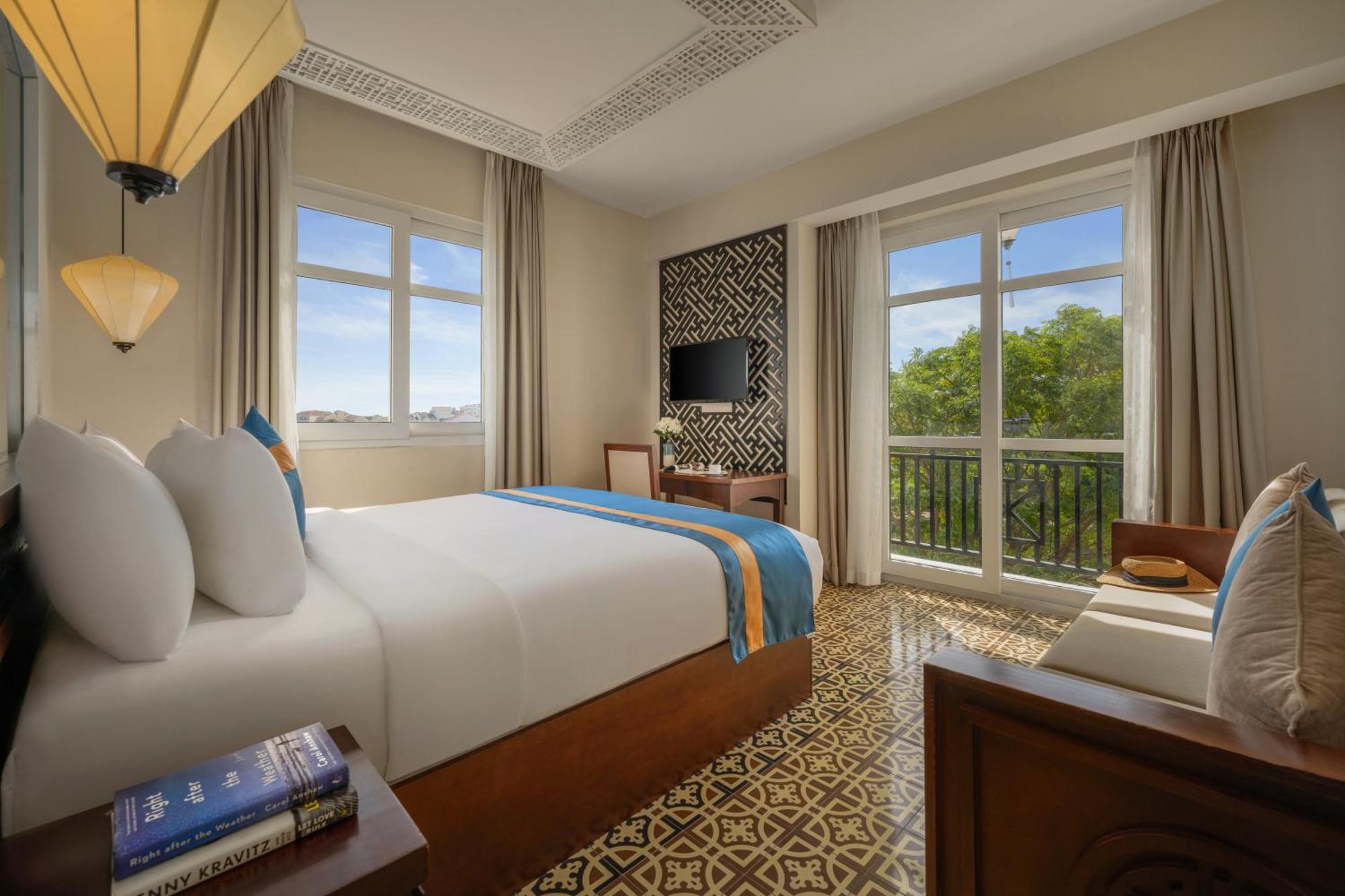 Royal Riverside Hoi An Hotel & Spa Екстер'єр фото
