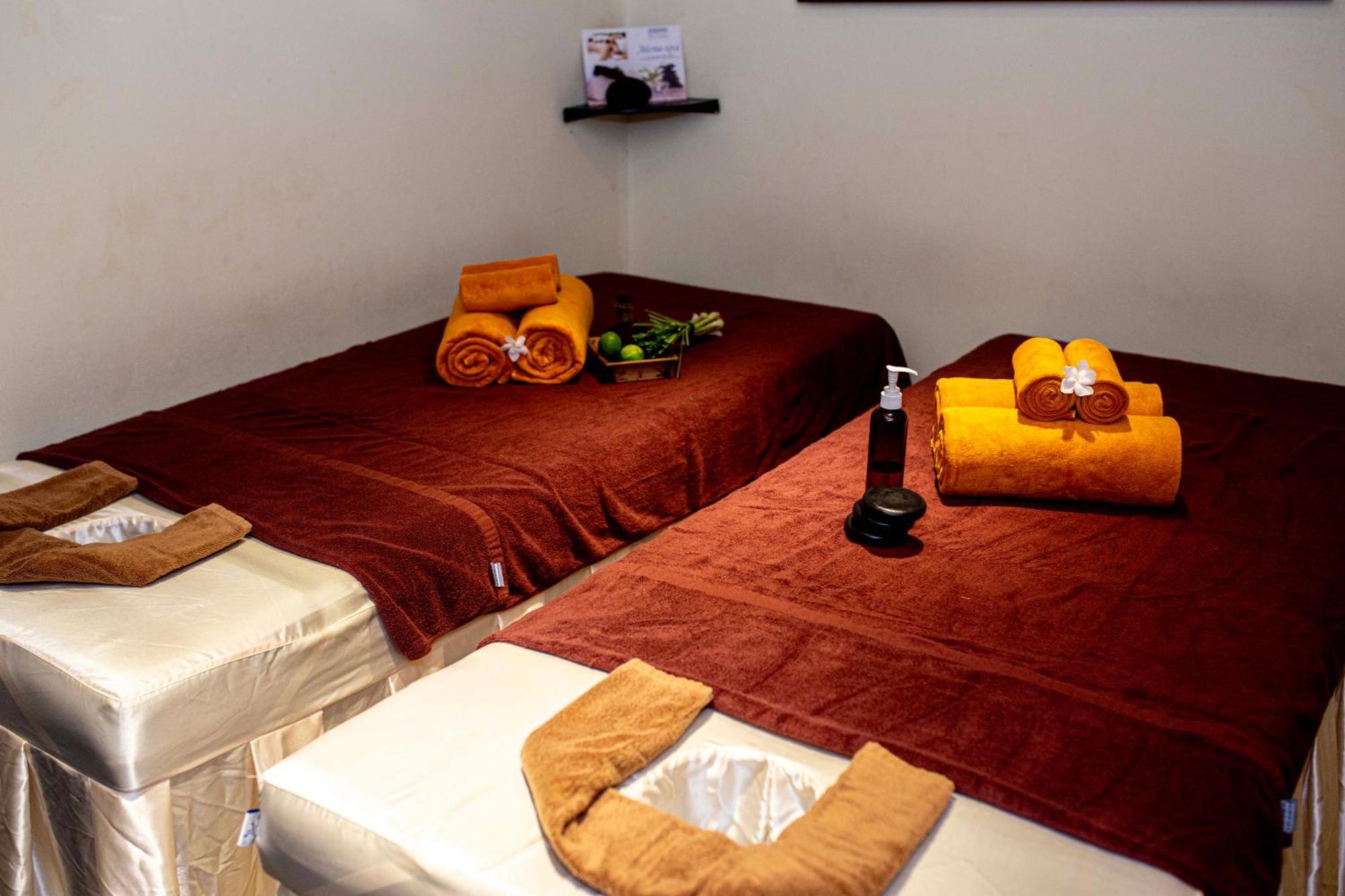 Royal Riverside Hoi An Hotel & Spa Екстер'єр фото