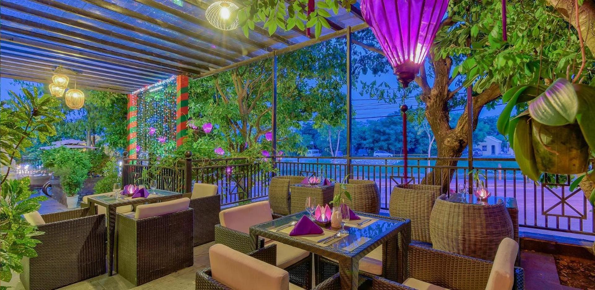 Royal Riverside Hoi An Hotel & Spa Екстер'єр фото
