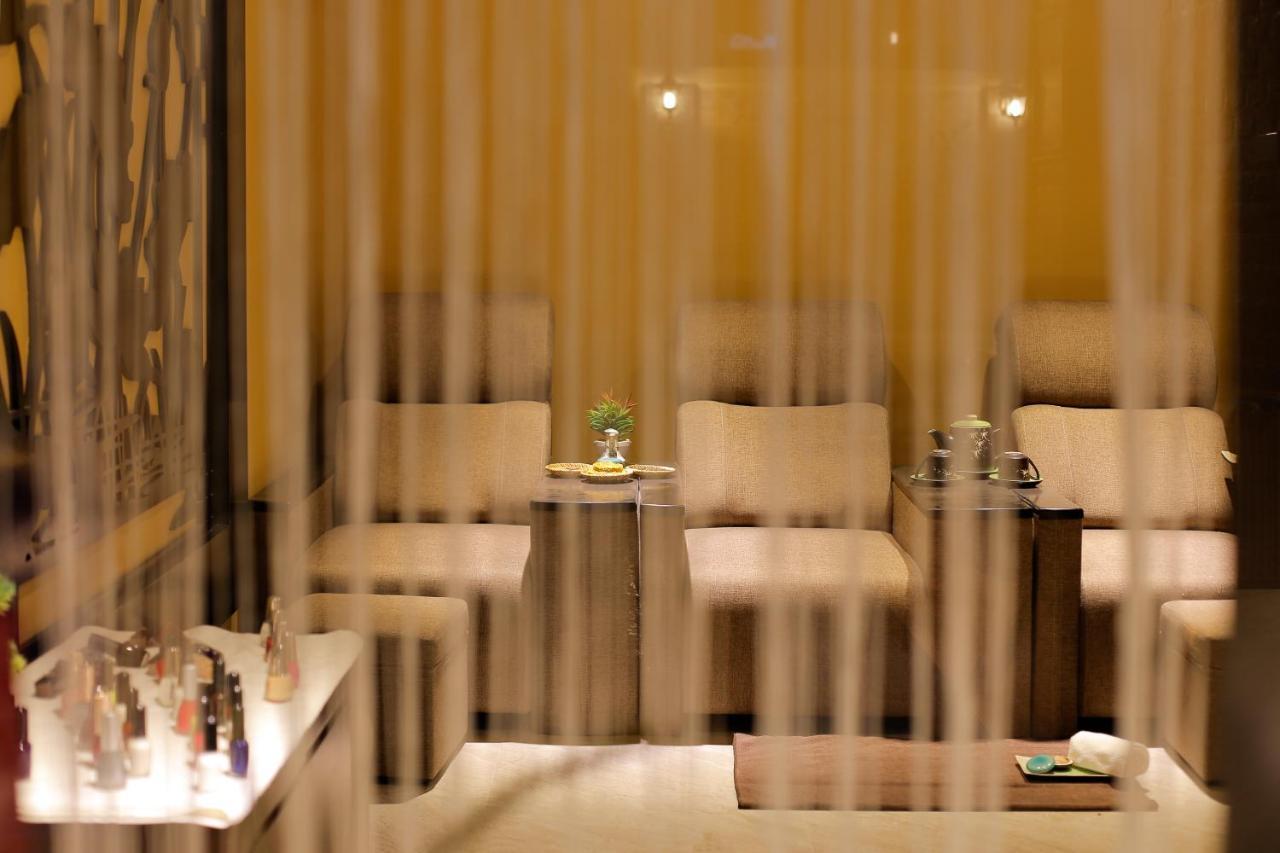 Royal Riverside Hoi An Hotel & Spa Екстер'єр фото